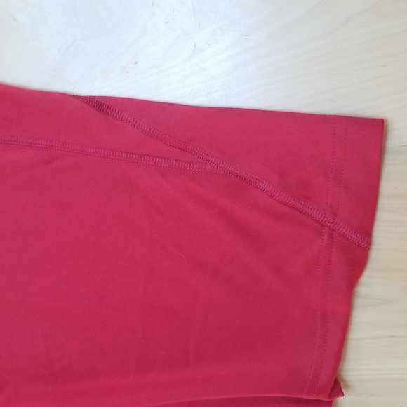 Wisconsin Badger Under Armour Heatgear Long Sleeve Shirt - Picture 4 of 6